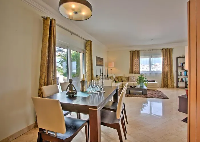 Private Penthouse * Lagos